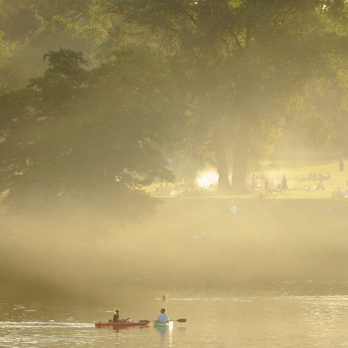 2012: Sommerabend am Stadtparksee. Foto: Michael Zapf